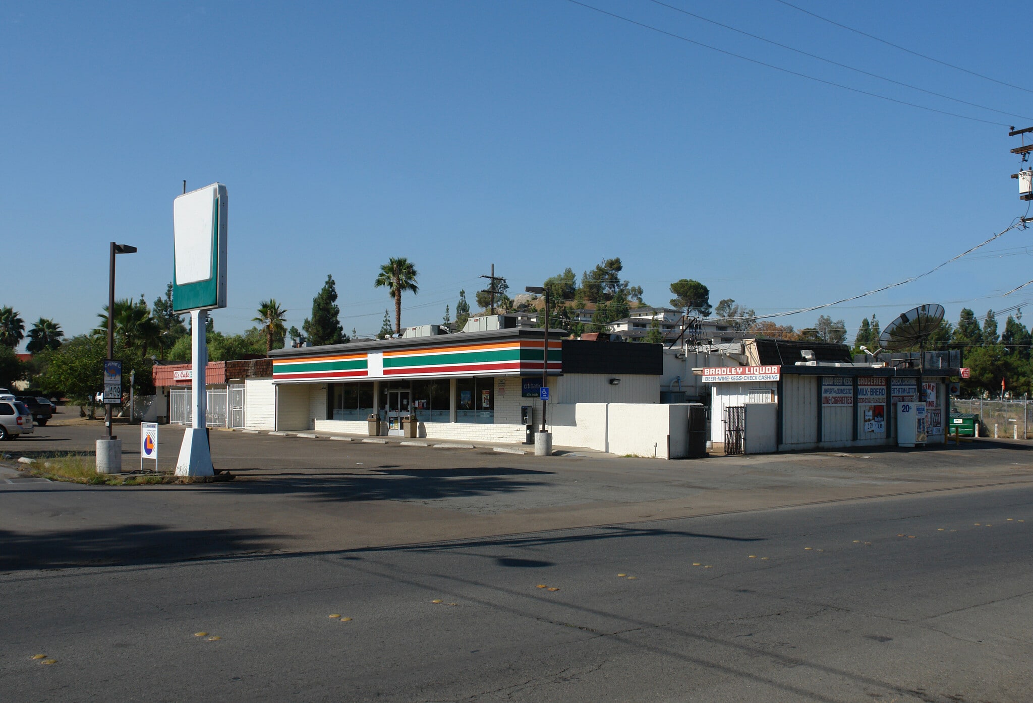 703-735 E Bradley Ave, El Cajon, CA for Rent