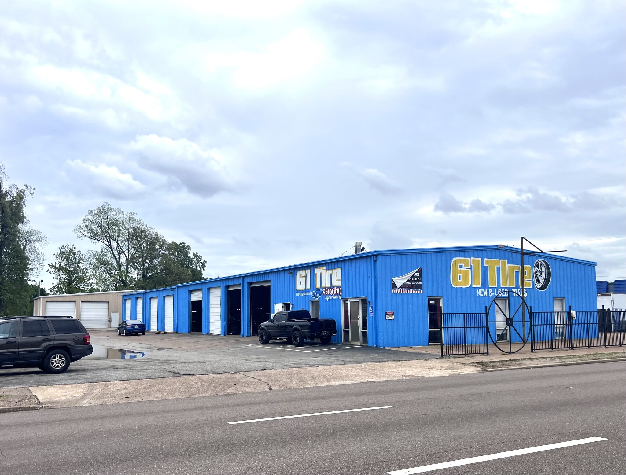 3704 Lamar Ave, Memphis, TN for Sale