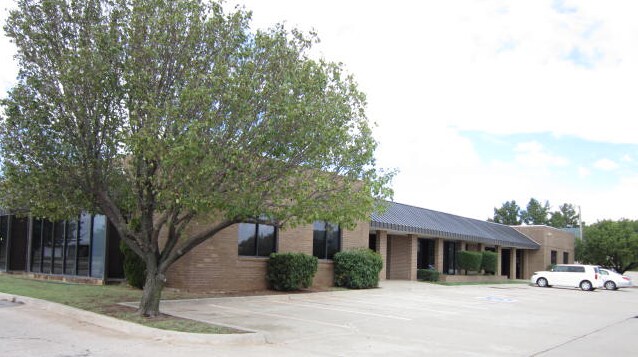 11102 N Stratford Dr, Oklahoma City, OK for Sale