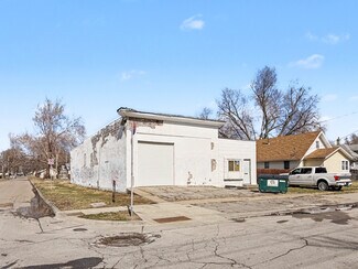 Des Moines, IA Freestanding - 2400 E Grand Ave