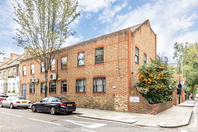 92 Lots Rd, London, LND for Sale