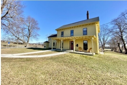 121 Linden Ln, Portsmouth, RI for Rent