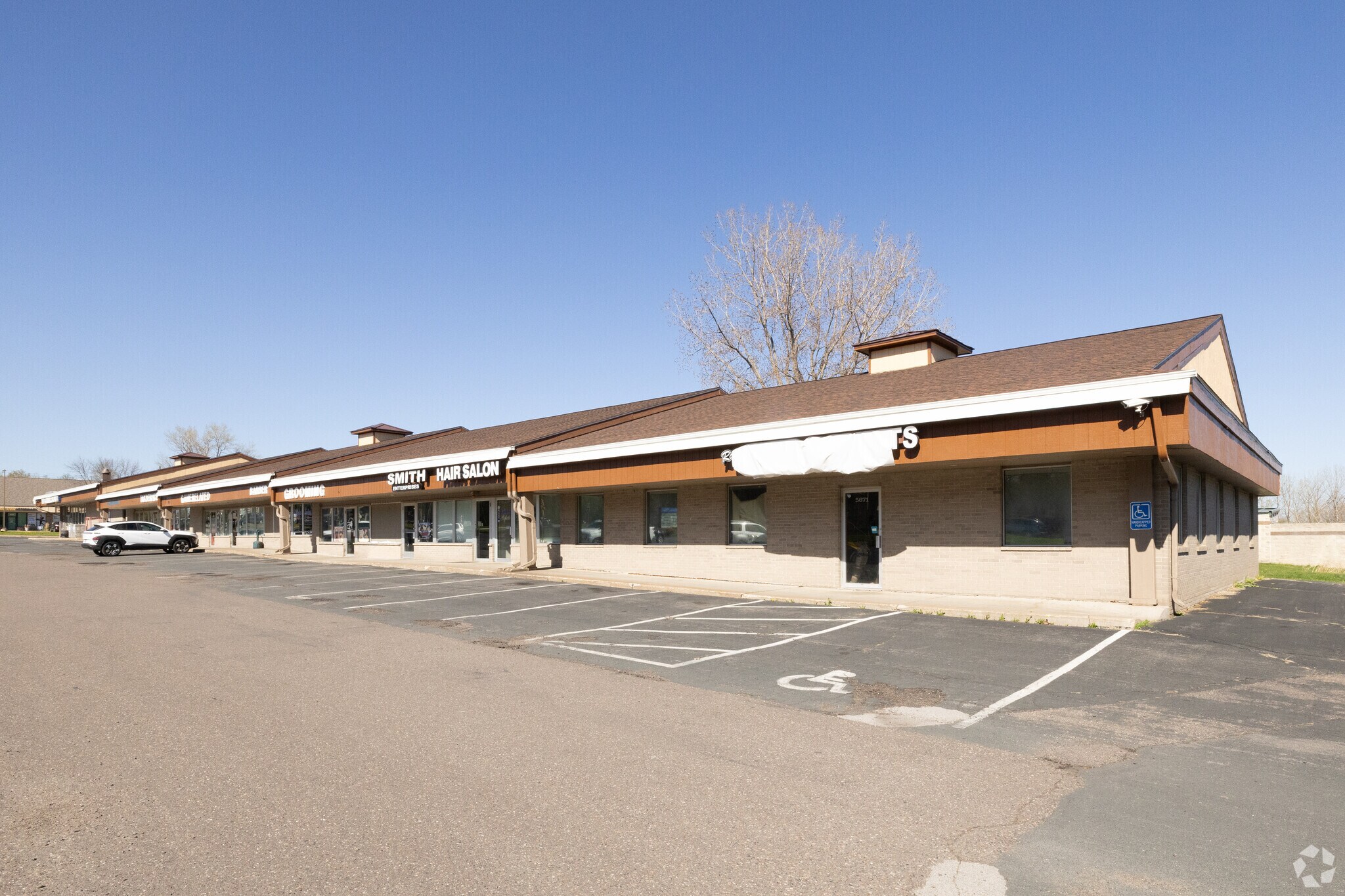 5671-5699 N Geneva Ave, Oakdale, MN for Rent