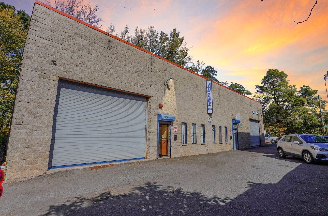 90 Wakefield Ave, Staten Island, NY for Rent