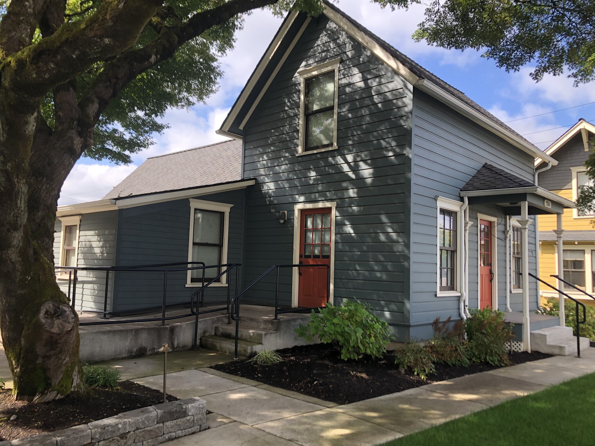 216 14th St, Oregon City, OR for Rent