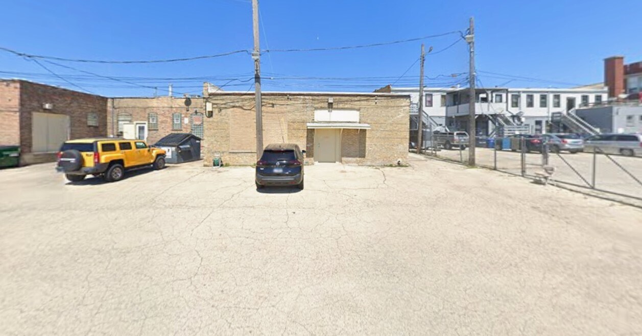 1111 Washington St, Waukegan, IL for Rent