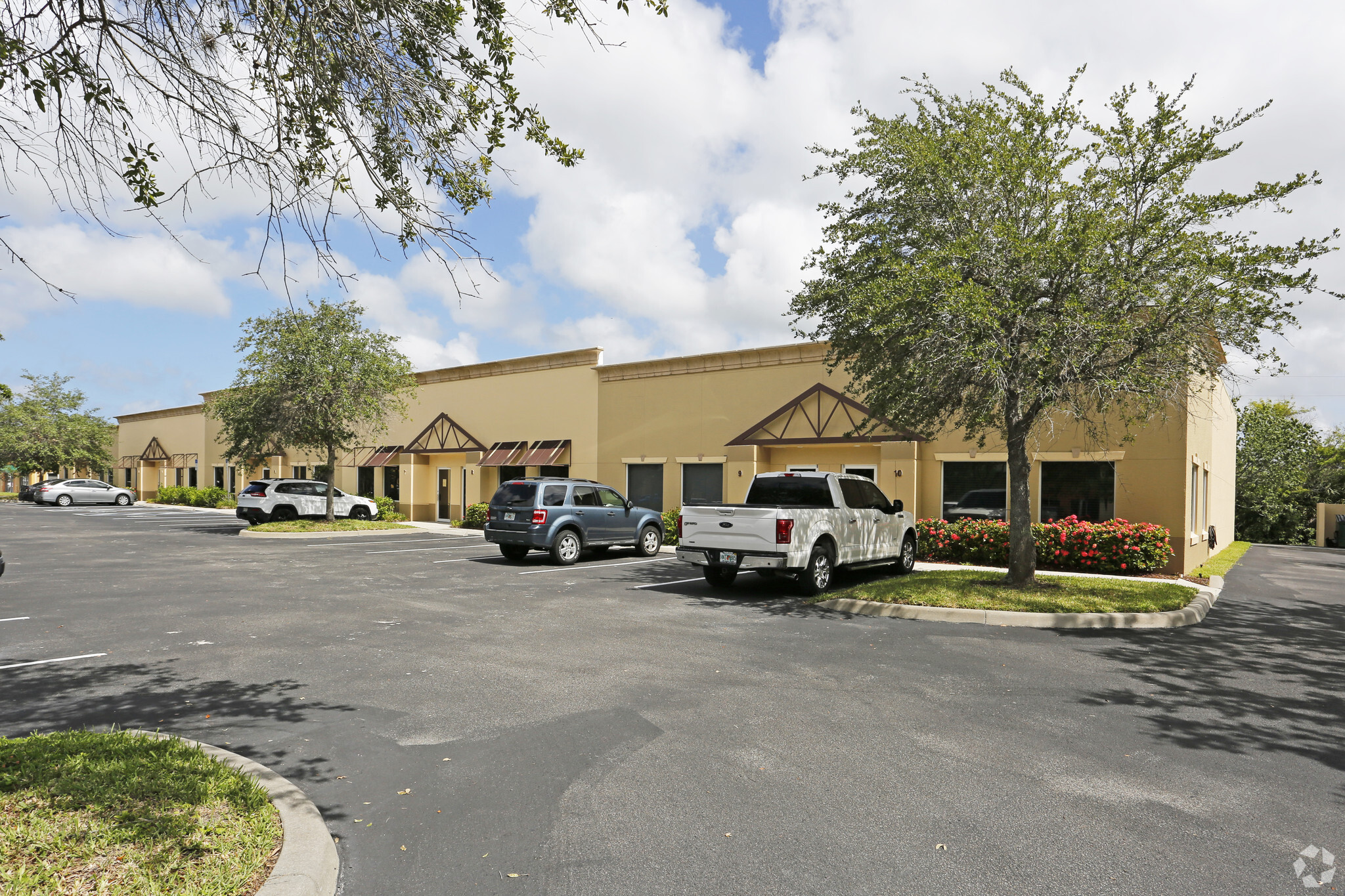 1045 Collier Center Way, Naples, FL for Rent