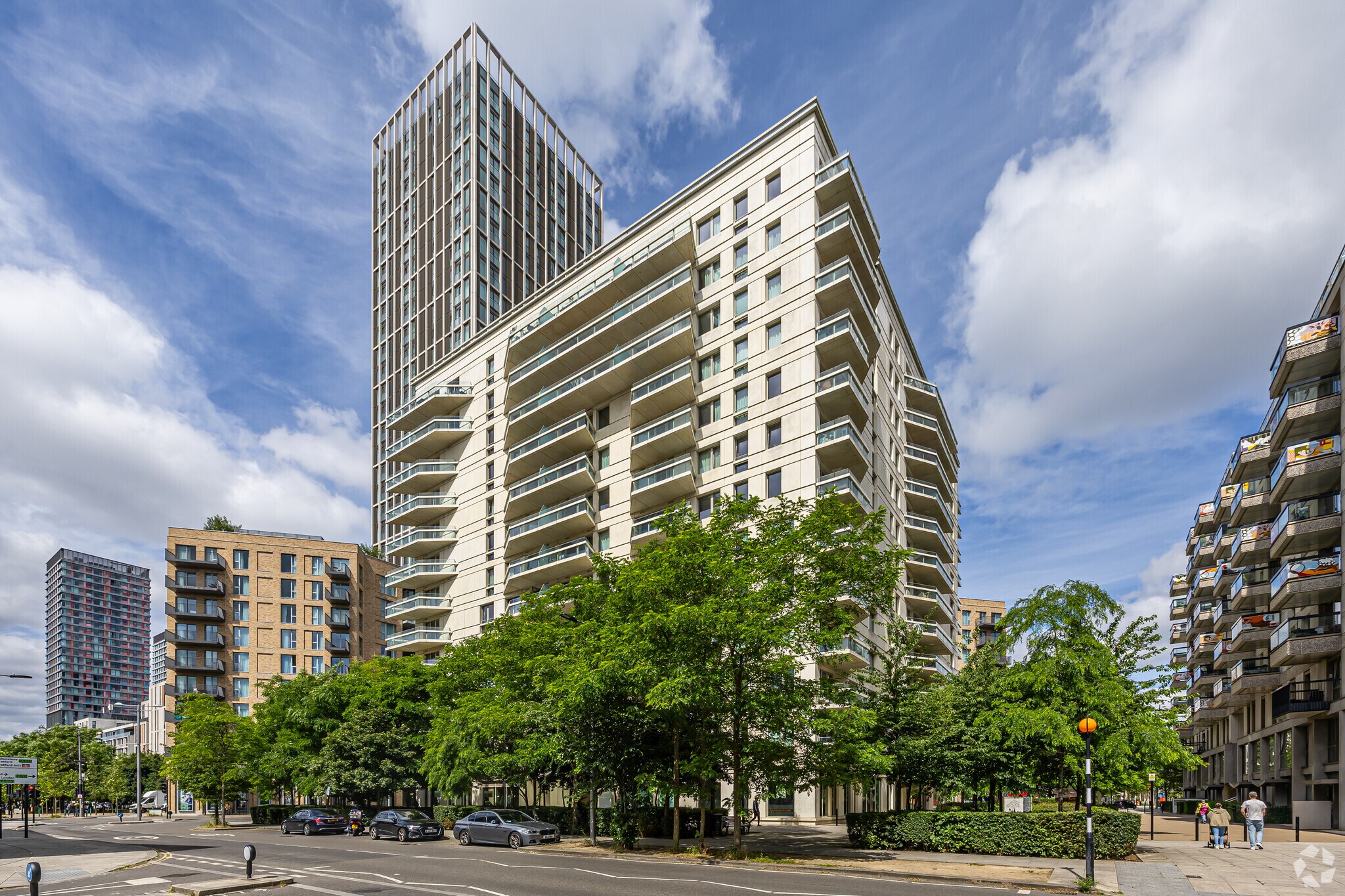 4 Liberty Bridge Rd, London, LND for Rent