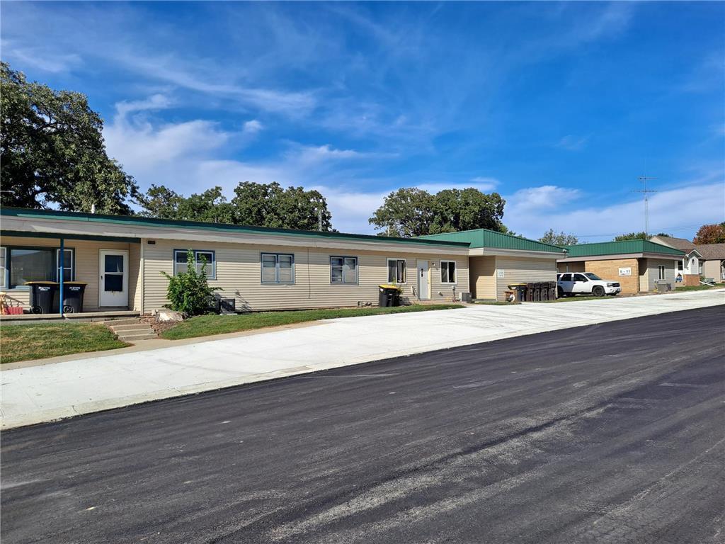 905 E Fifth St, Blue Earth, MN for Sale