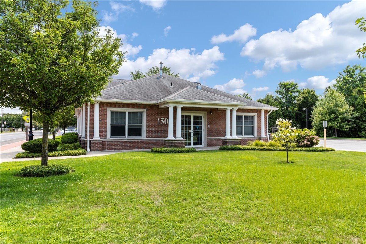 150 Higbie Ln West Islip, NY 11795 Office Property for Sale on