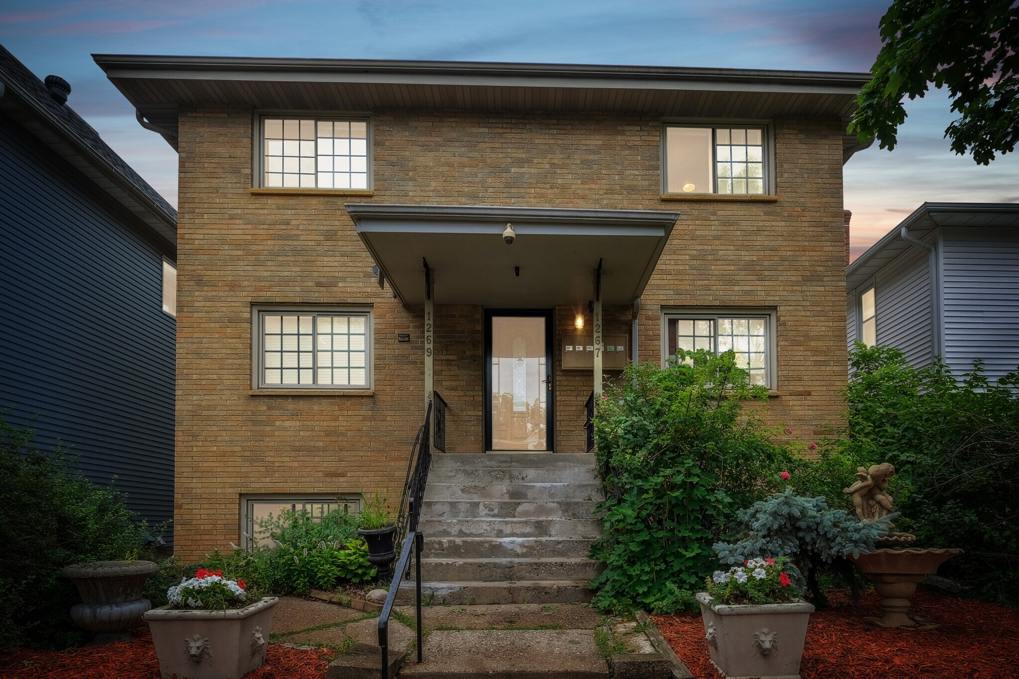 1269 7th St W, Saint Paul, MN for Sale