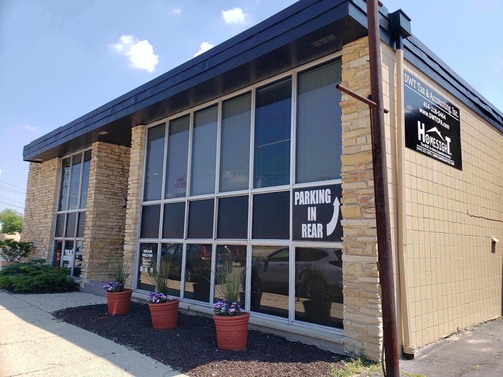 3216 S 92nd St Milwaukee, WI 53227 Office Property for Lease on