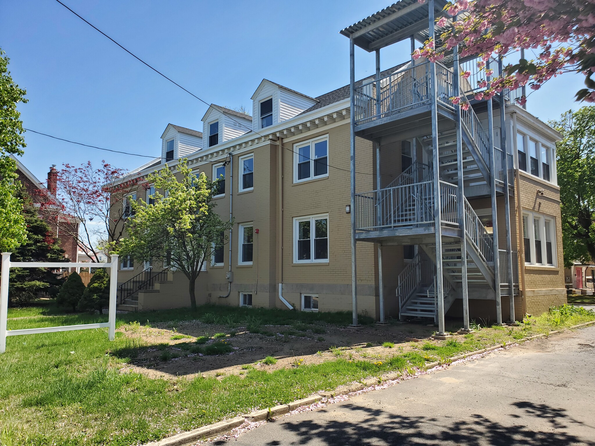 1733 S Broad St, Hamilton, NJ for Rent