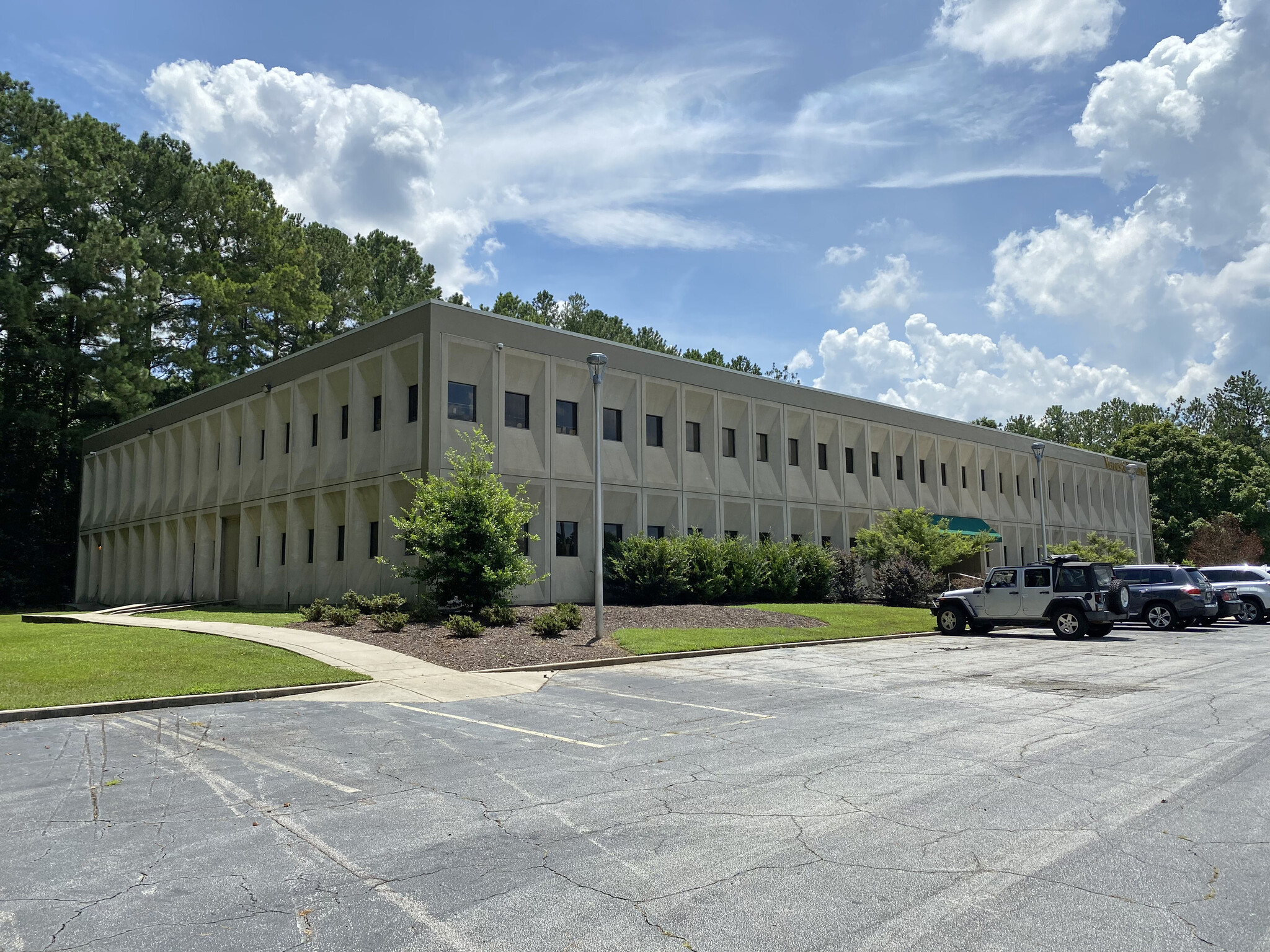 30 Perimeter Park Dr, Atlanta, GA for Rent