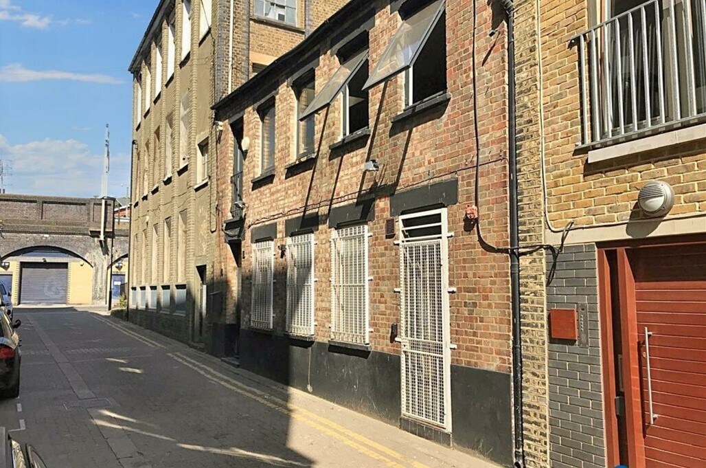 35-37 Fortescue Av, London, LND for Rent
