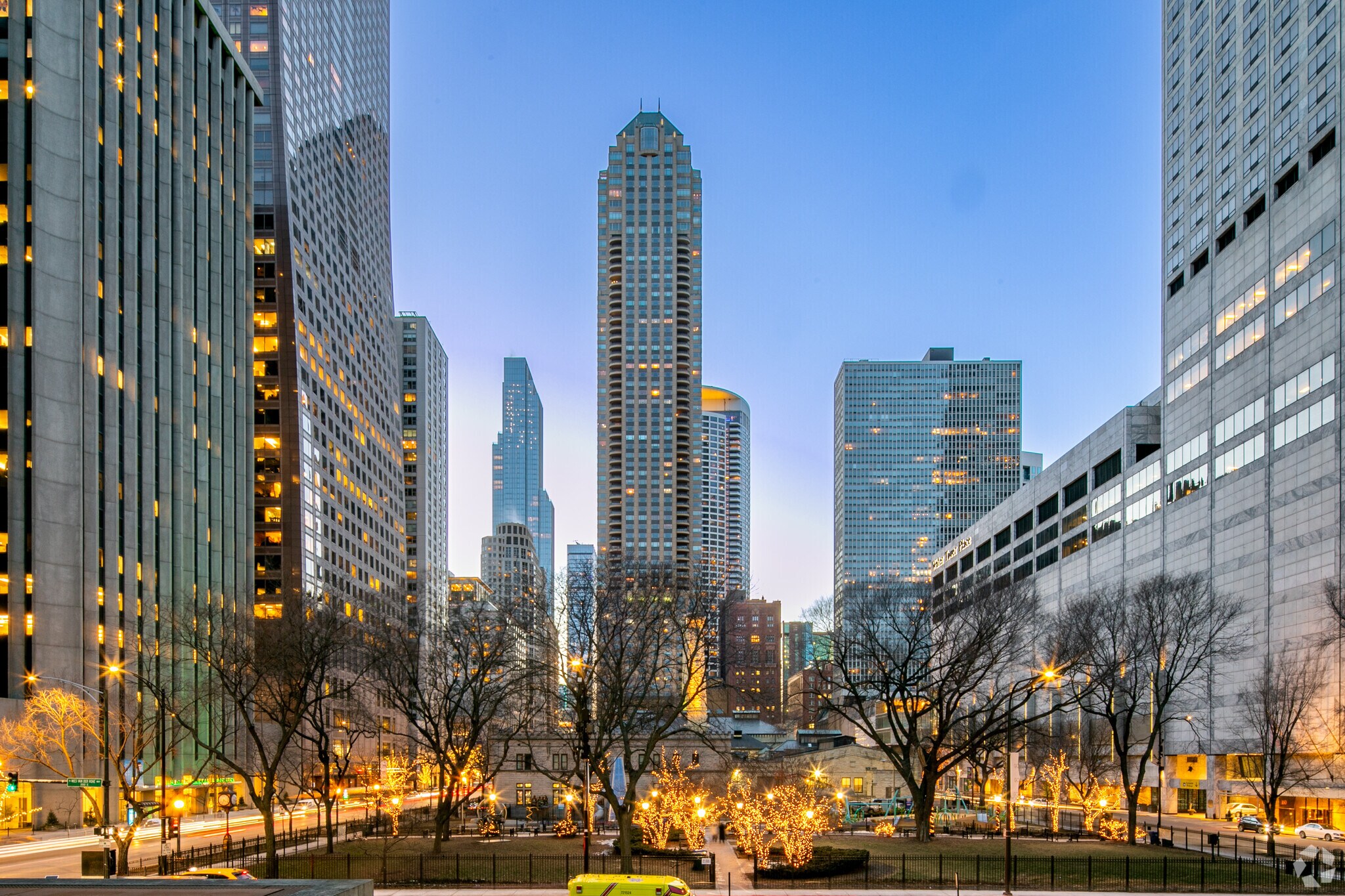800 N Michigan Ave, Chicago, IL for Rent