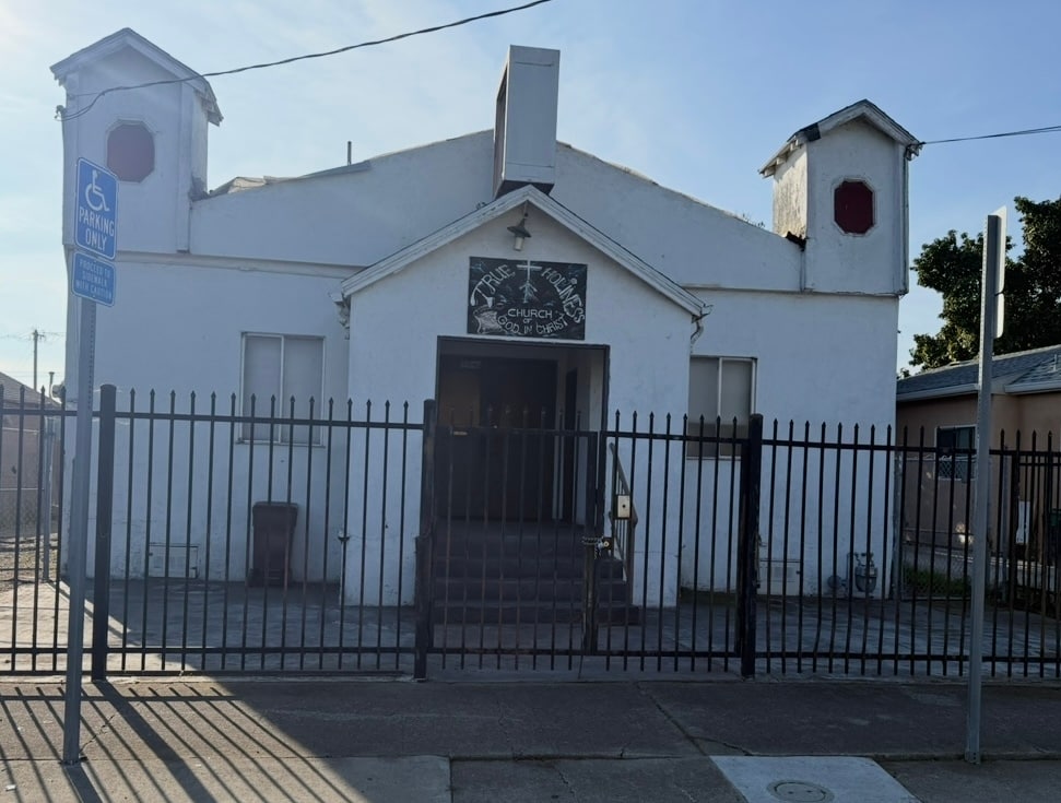 9941 D St, Oakland, CA for Sale