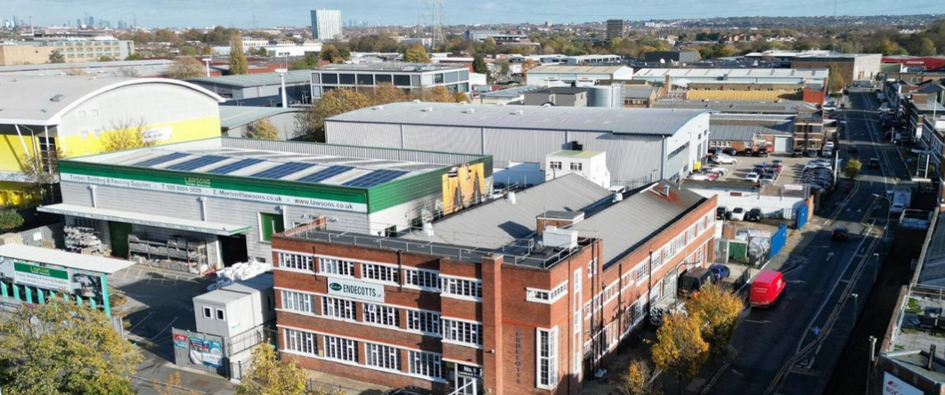 9 Lombard Rd, London, LND for Rent