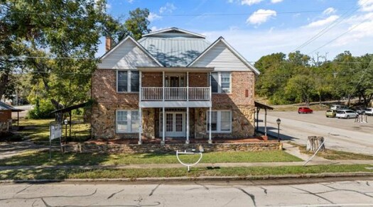 301 NE Barnard St, Glen Rose, TX for Sale