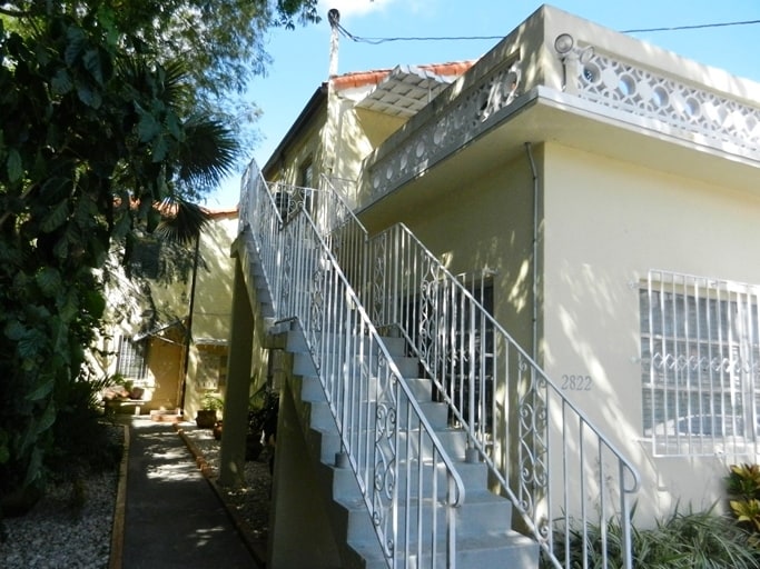 2822 Pine Tree Dr, Miami Beach, FL for Sale