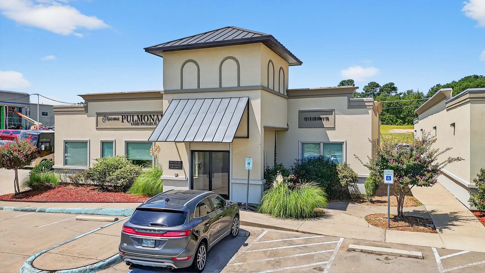 101 S US Highway 75, Denison, TX for Rent