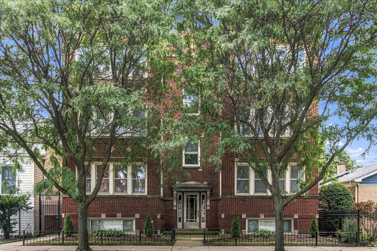 1723 W Foster Ave, Chicago, IL for Sale