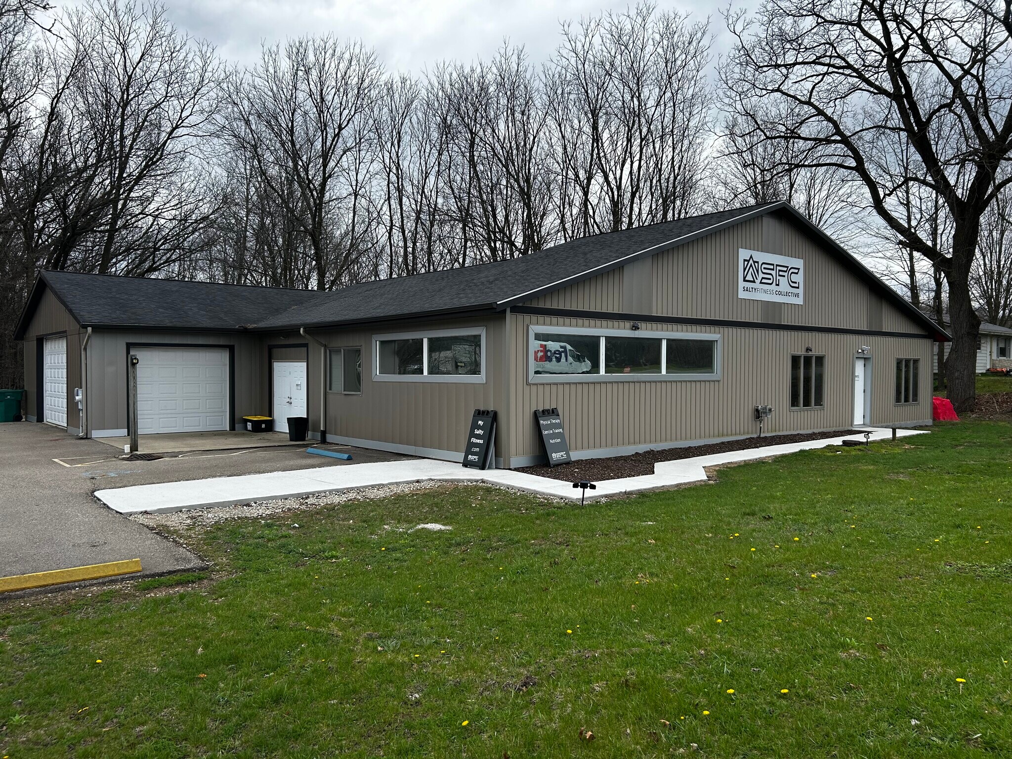 7755 Stadium Dr, Kalamazoo, MI for Sale