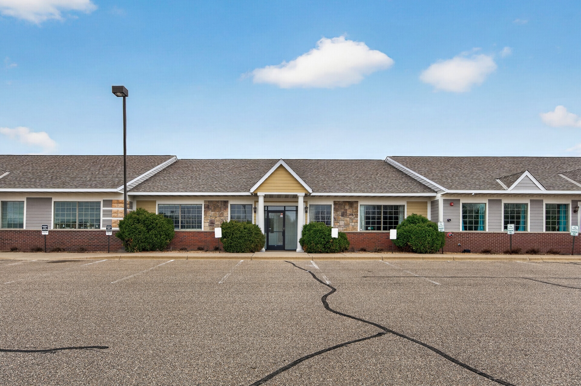 1063-1123 Weir Dr, Woodbury, MN for Sale