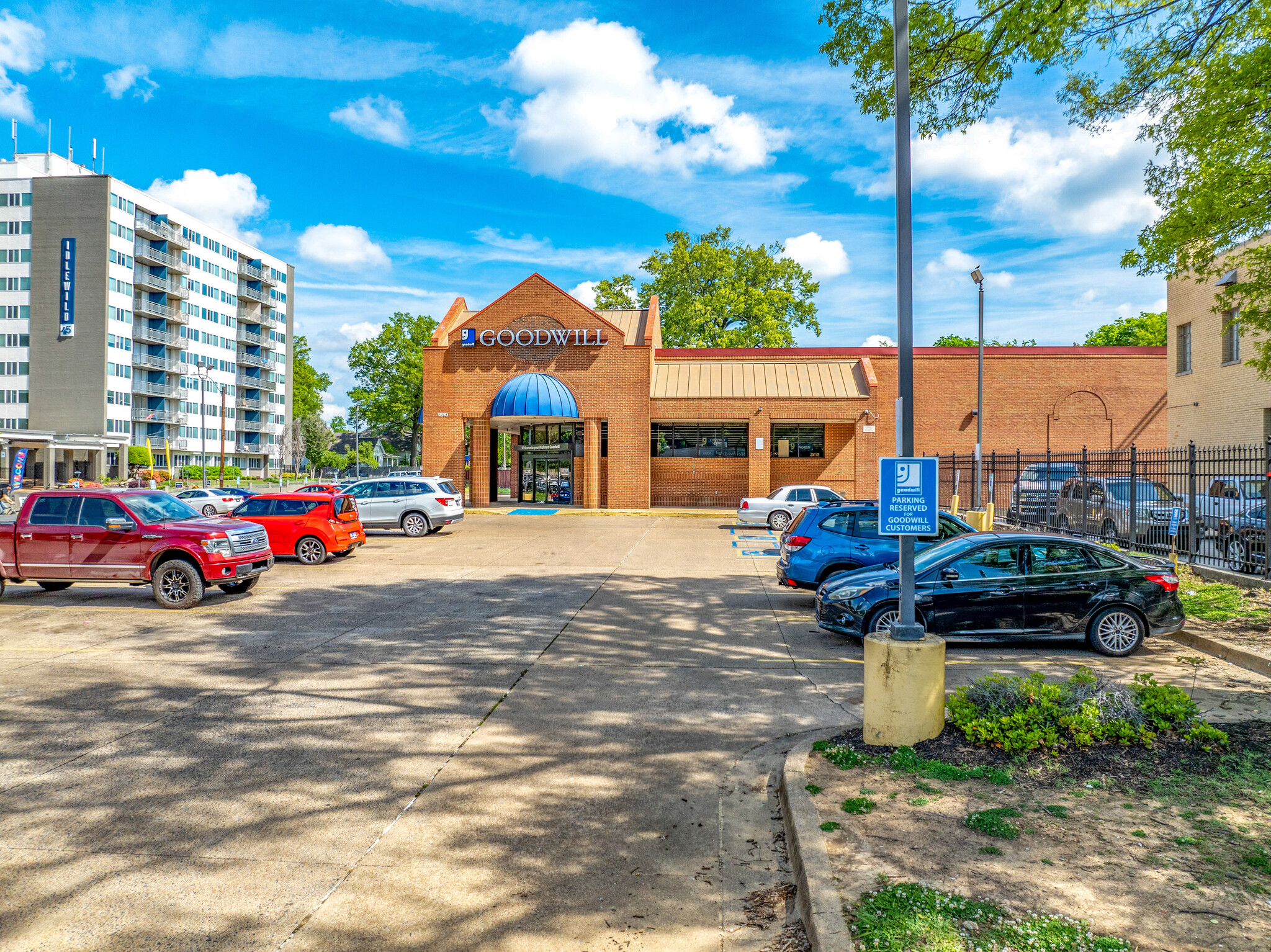 1810 Union Ave, Memphis, TN for Sale