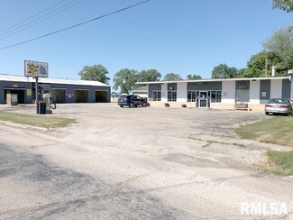 Lewistown, IL Storefront - 1106 S Main St