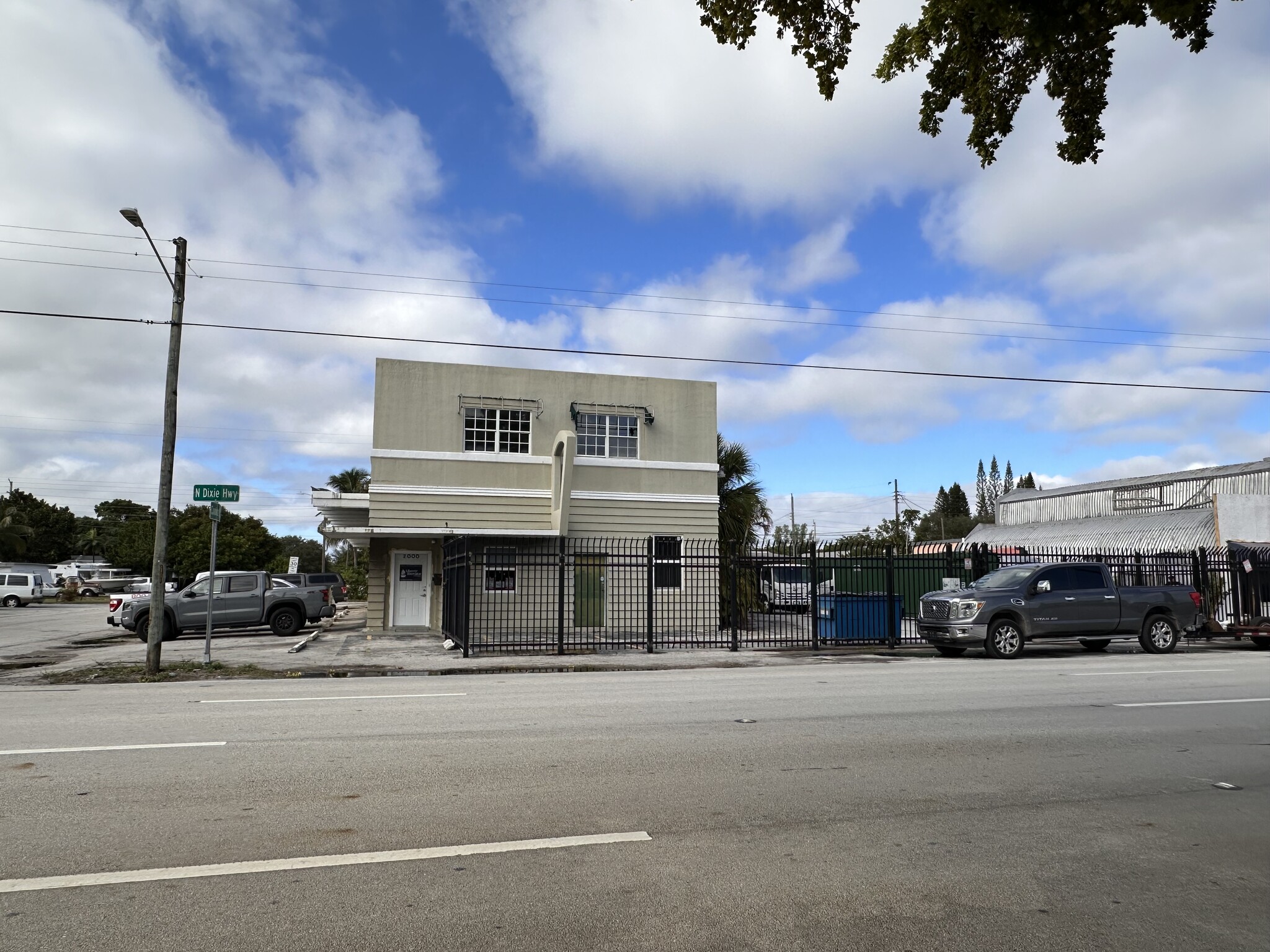 2000 N Dixie Hwy, Hollywood, FL for Rent