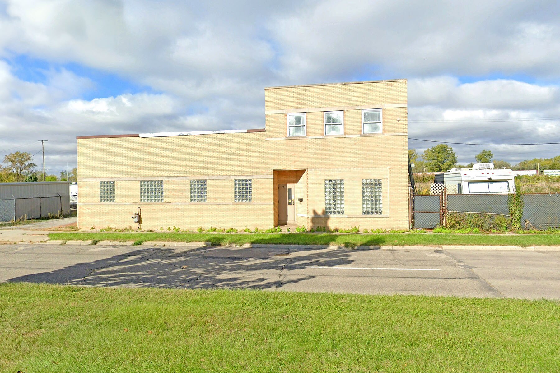 1240 W Jefferson Ave Trenton, MI 48183 Industrial Property for Lease