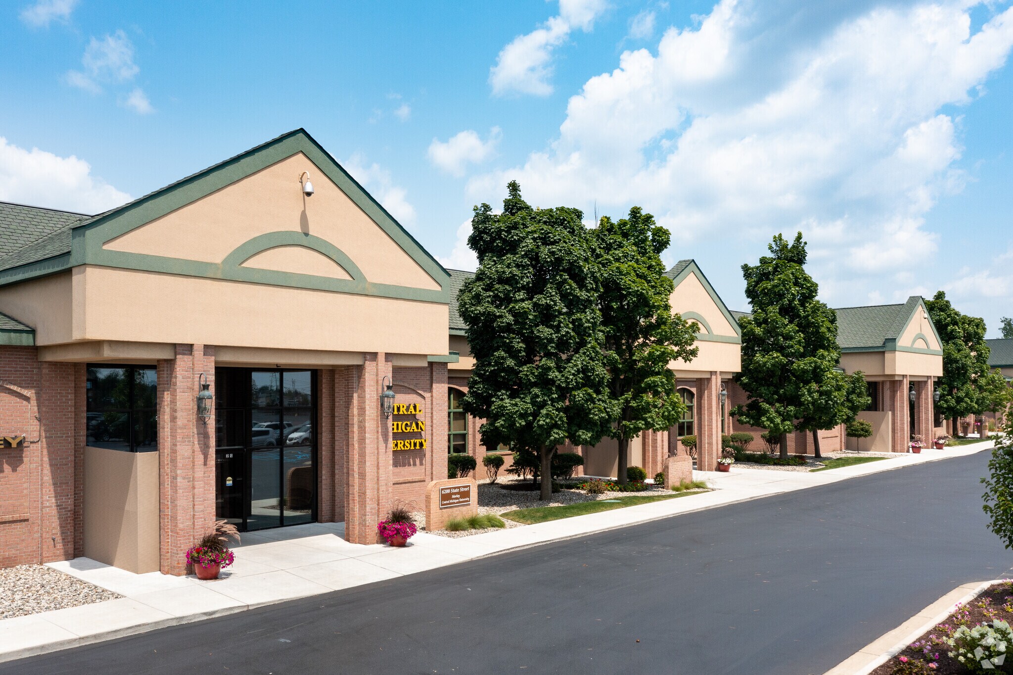 6200 State St, Saginaw, MI for Rent