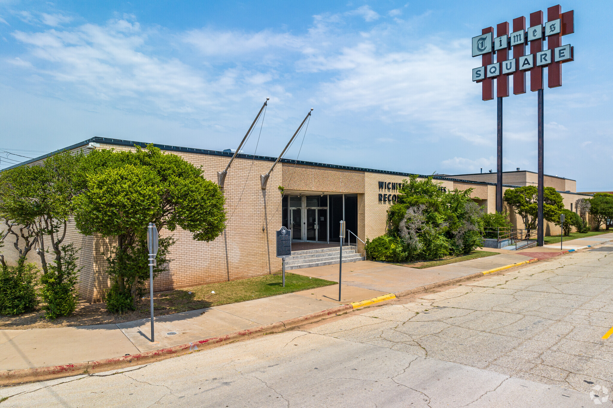 1301 Lamar St, Wichita Falls, TX for Rent