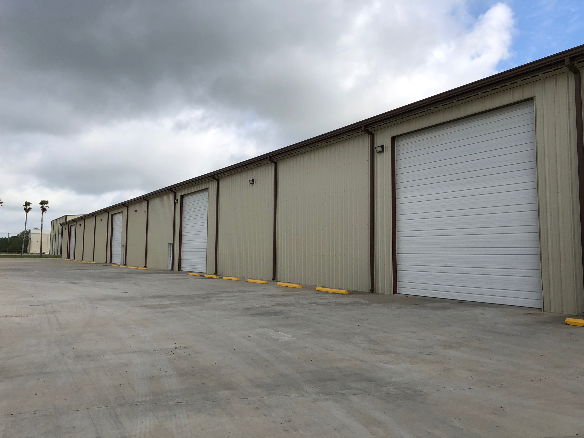 105 Industrial Park Rd, Hitchcock, TX for Rent