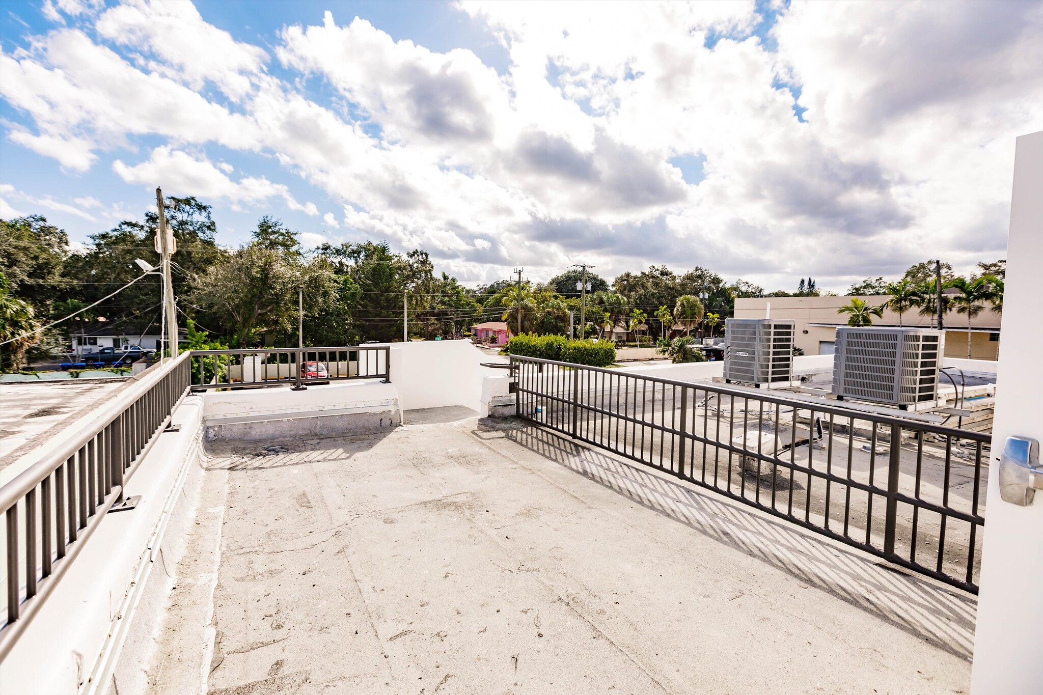 500 NE 167th St, Miami, FL for Rent