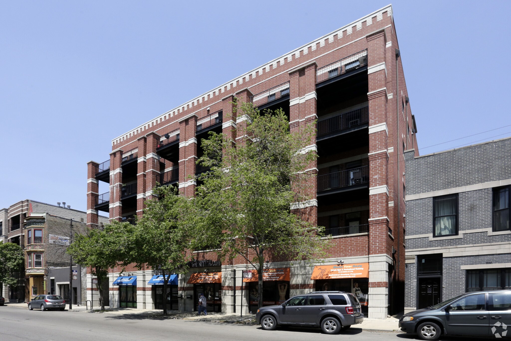 2220 W Belmont Ave, Chicago, IL for Rent