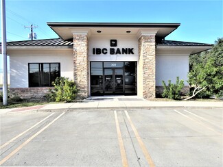 Beeville, TX Bank - 300 N St Marys St