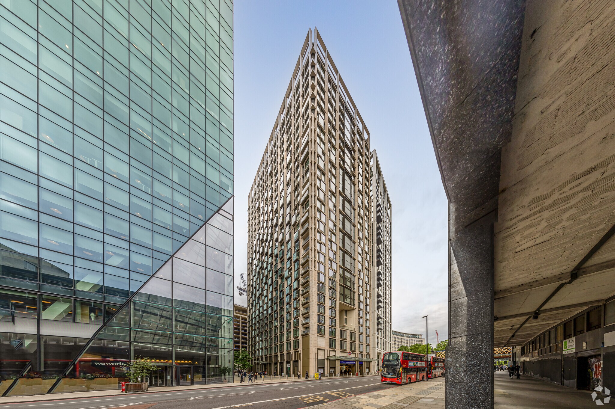 8-13 Casson Sq, London, LND for Rent
