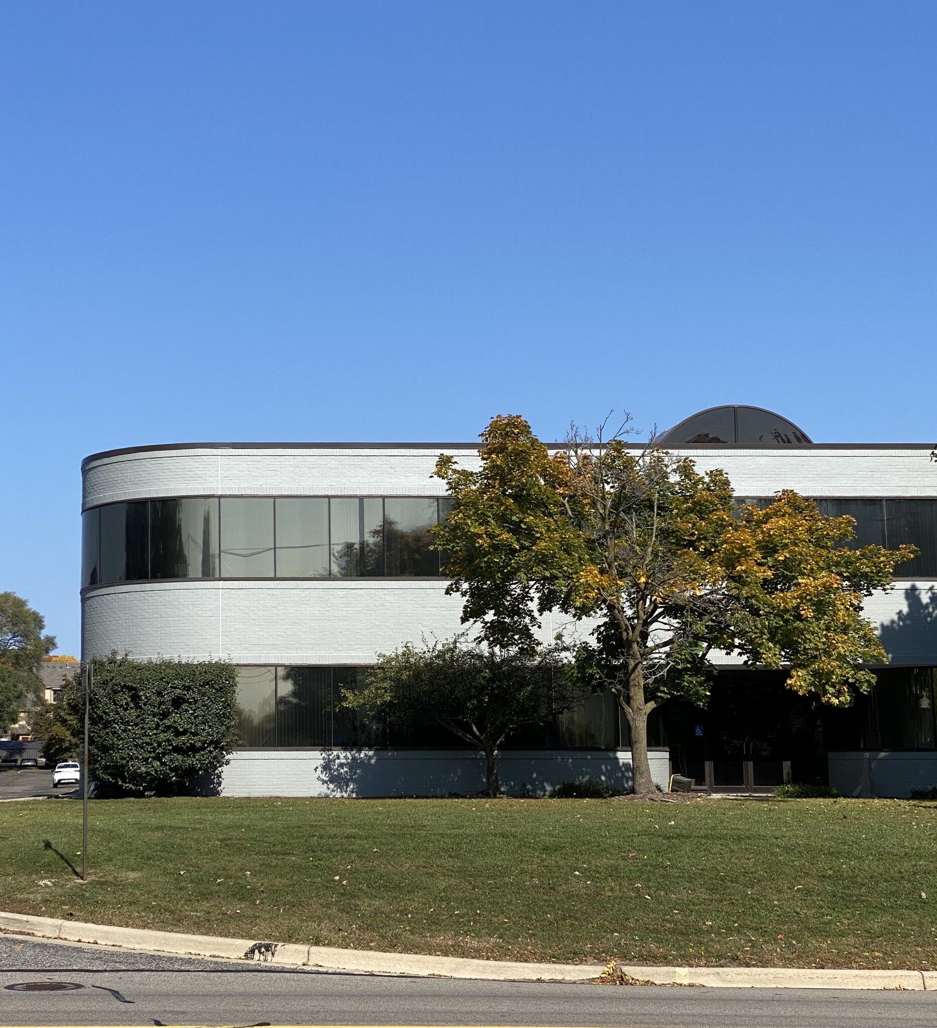43000 W 9 Mile Rd, Novi, MI for Rent