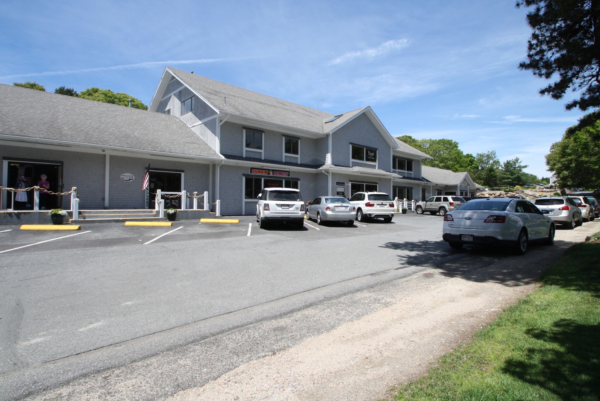 634 N Falmouth Hwy North Falmouth, MA 02556 Retail Property for Sale on