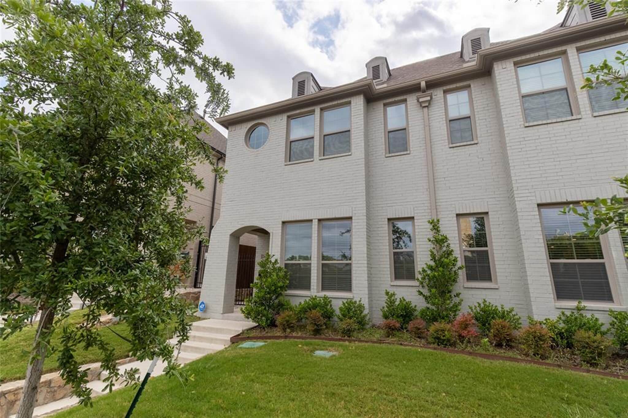 2611 McCart Ave, Fort Worth, TX for Sale