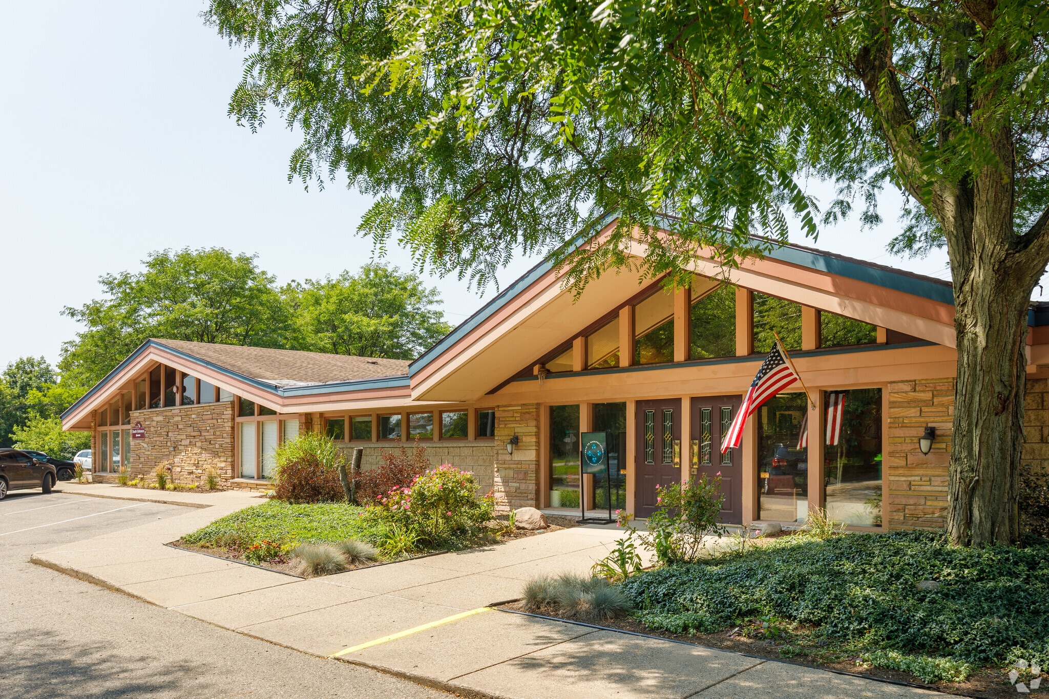 809 Center St, Lansing, MI for Sale