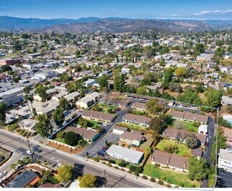 Fallbrook, CA Apartments - 302-338 E Fallbrook St