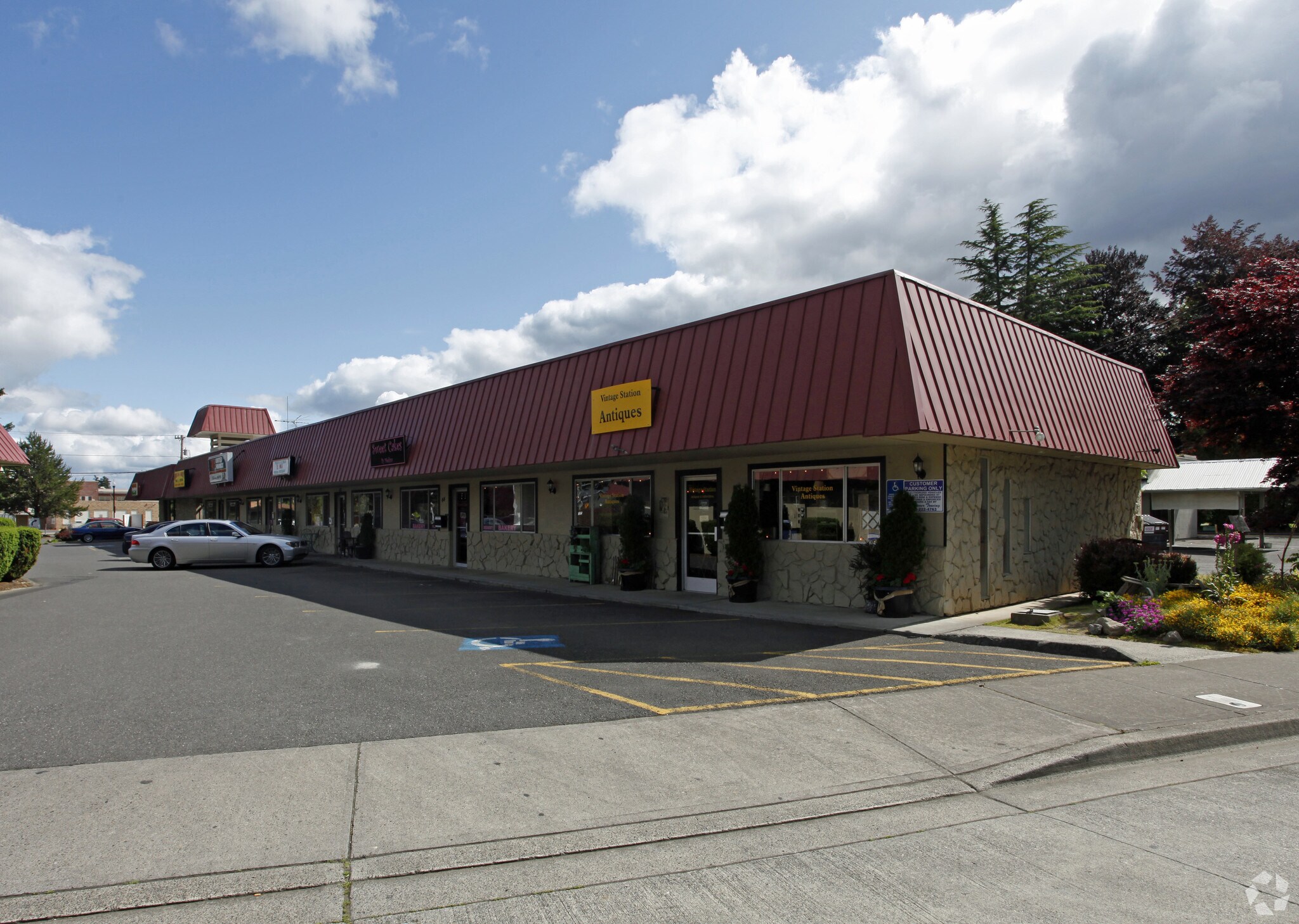 40-56 NE Division St, Gresham, OR for Rent
