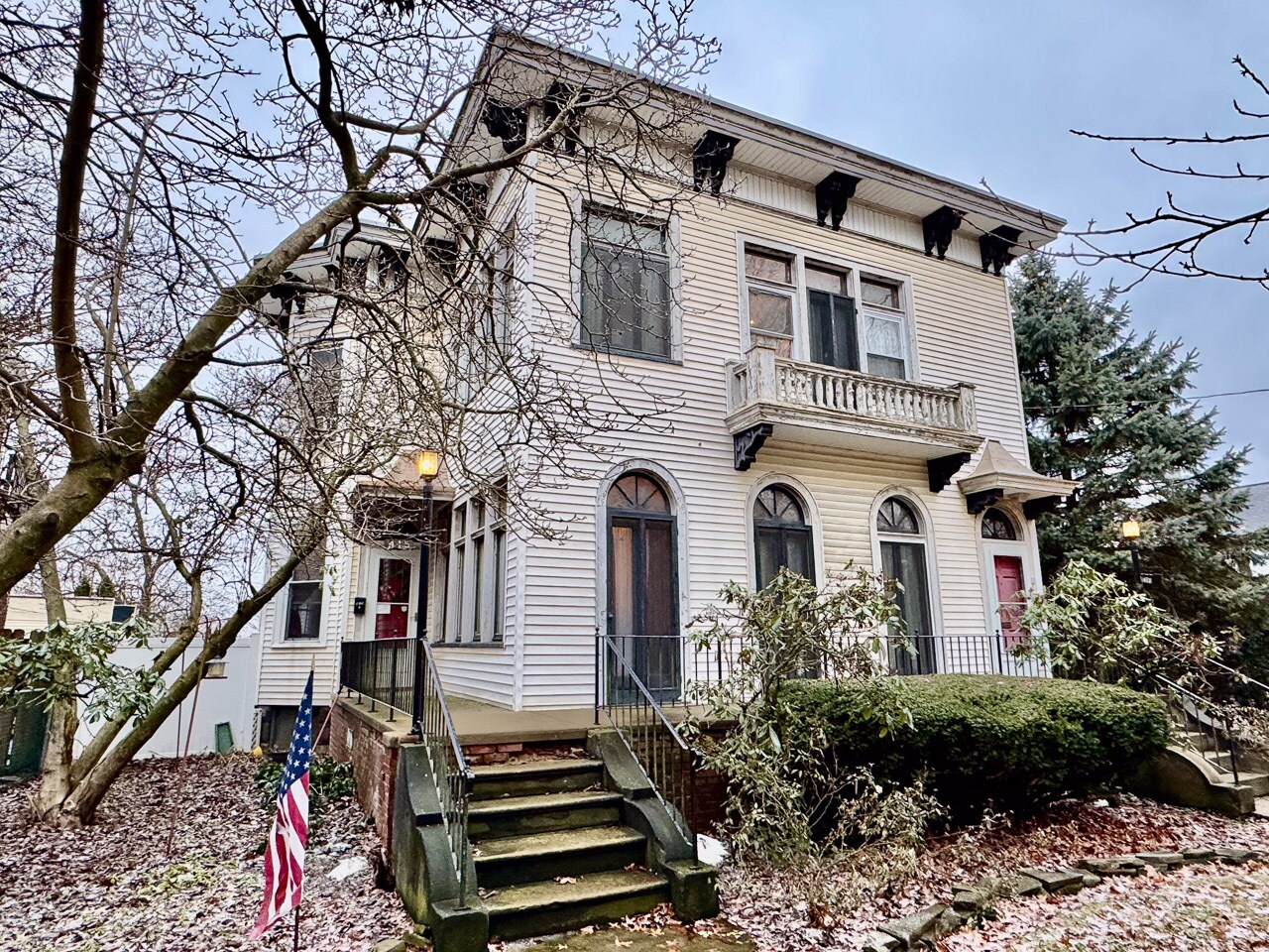 415 4th St SE, Massillon, OH for Sale