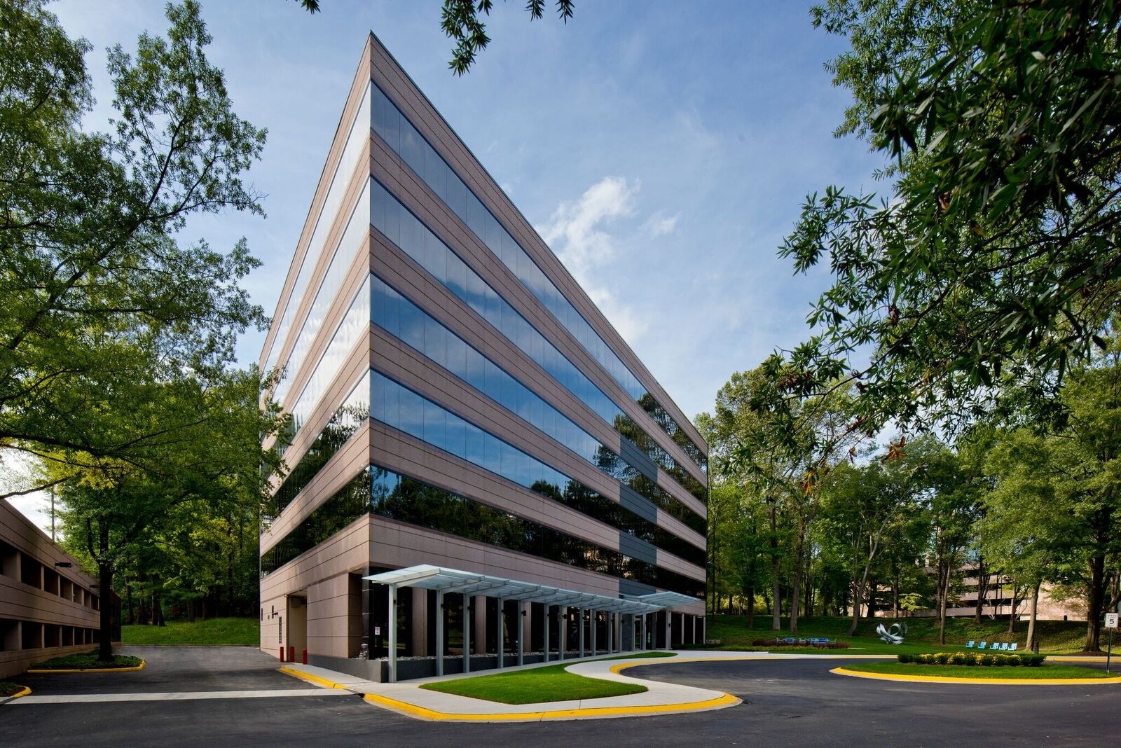 3160 Fairview Park Dr, Falls Church, VA for Rent