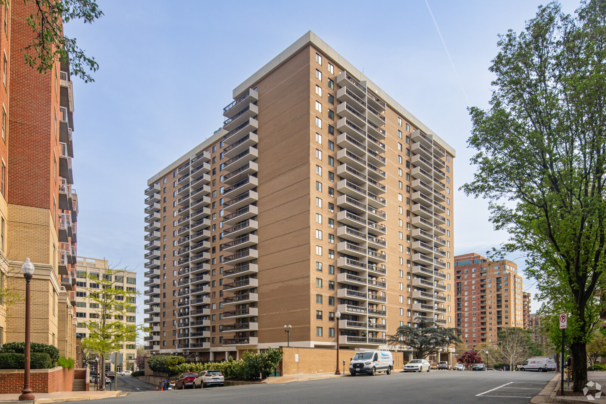 3800 Fairfax Dr, Arlington, VA for Sale