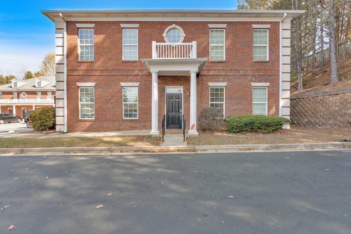 3104 Creekside Village Dr NW, Kennesaw, GA for Sale