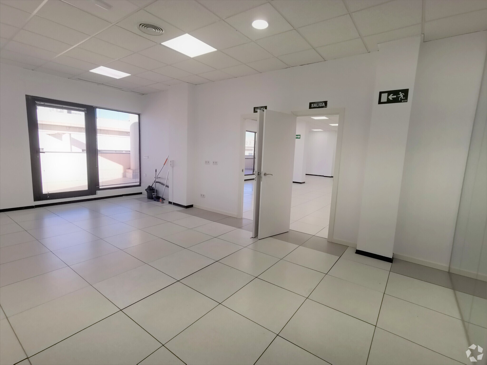 22-24 Calle Casas de Miravete, Madrid, MAD for Rent